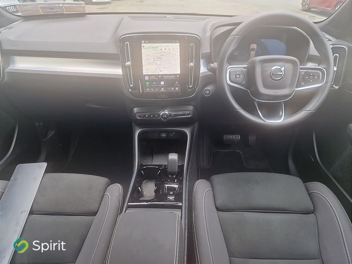 Volvo XC40 2026