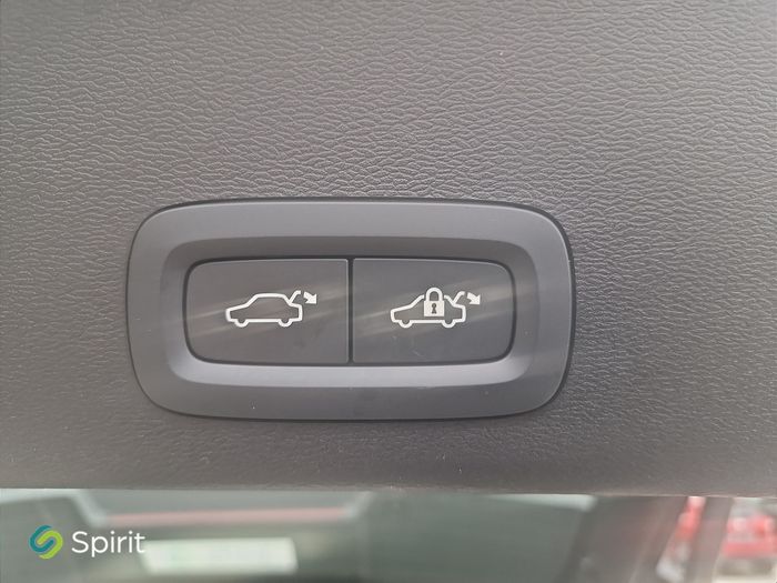 Volvo XC40 2026