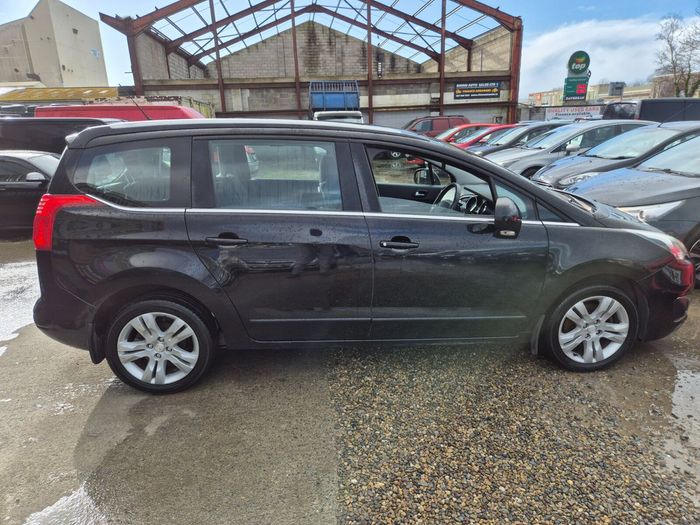 Peugeot 5008 2015