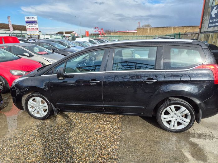 Peugeot 5008 2015