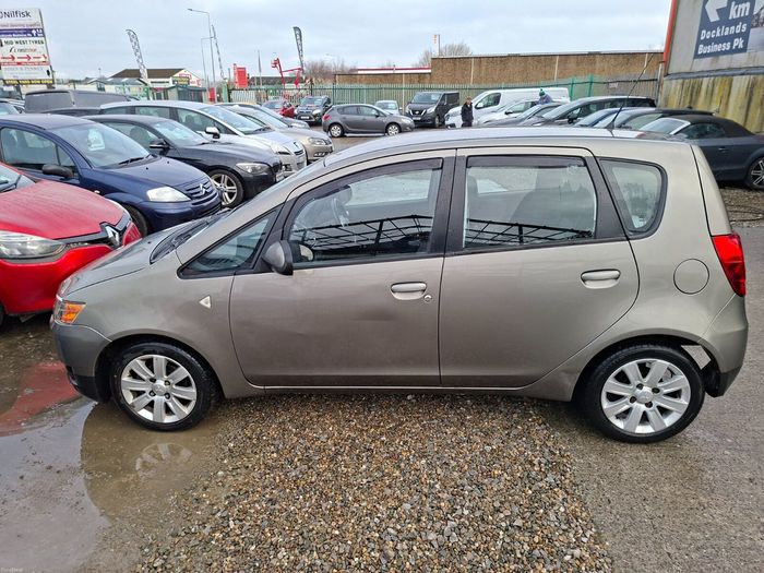 Mitsubishi Colt 2009
