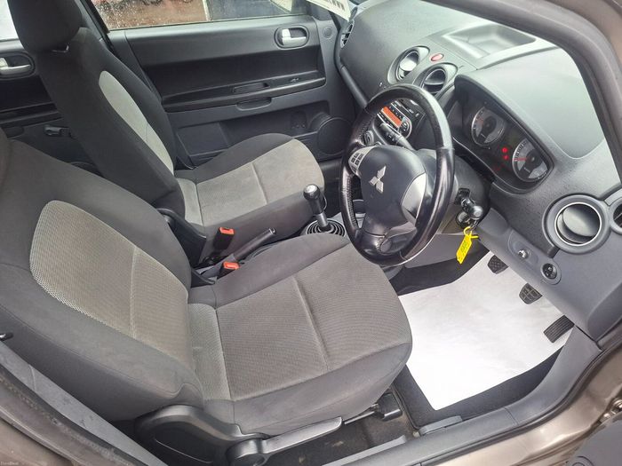 Mitsubishi Colt 2009
