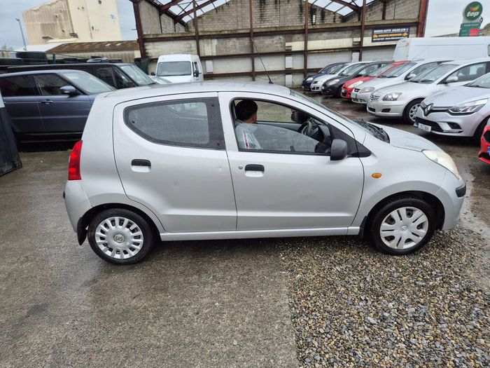 Nissan Pixo 2010
