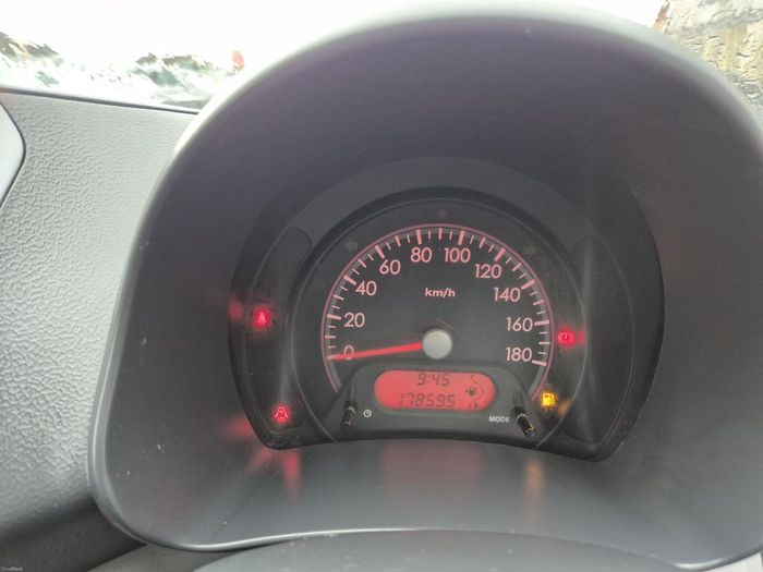 Nissan Pixo 2010