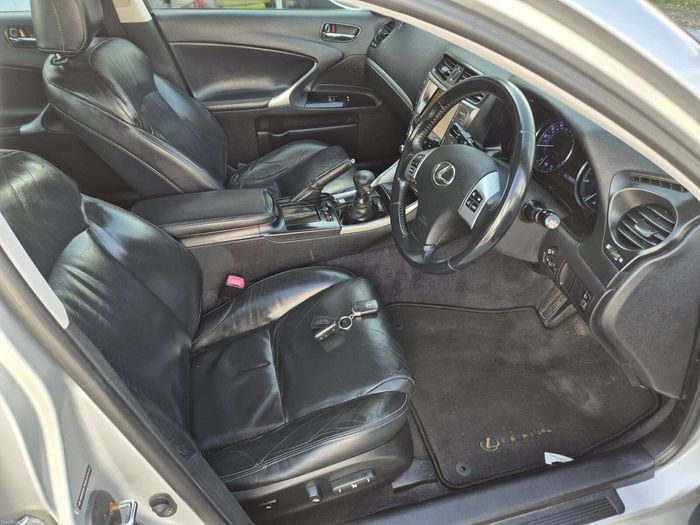 Lexus IS 2011