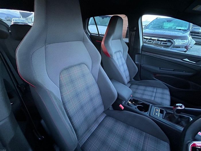 Volkswagen Golf 2021