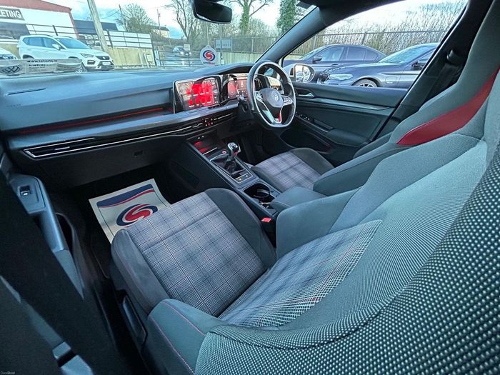 Volkswagen Golf 2021