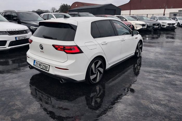Volkswagen Golf 2021