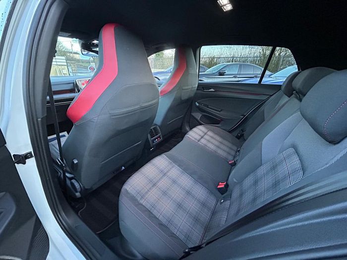 Volkswagen Golf 2021