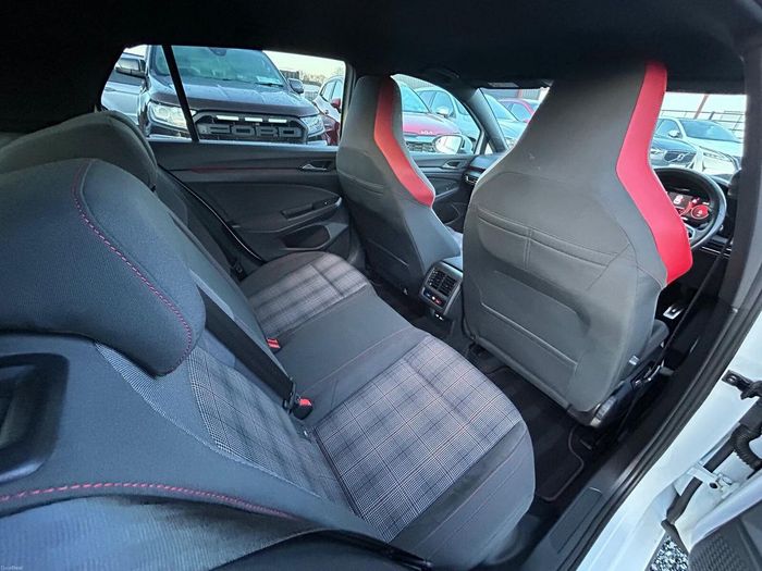 Volkswagen Golf 2021