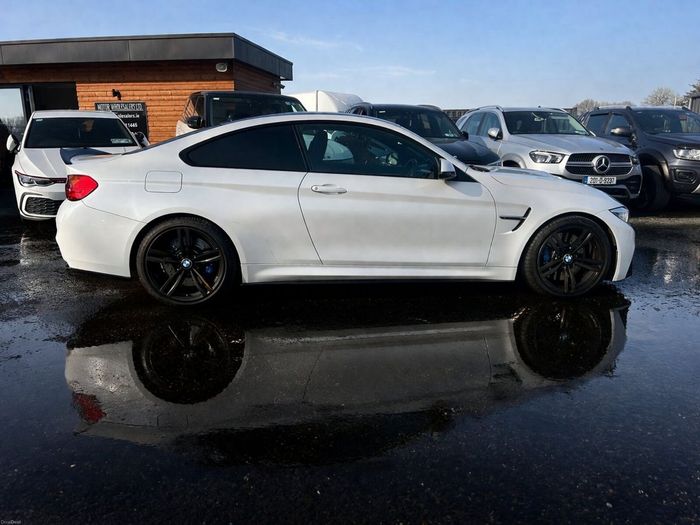 BMW M4 2016