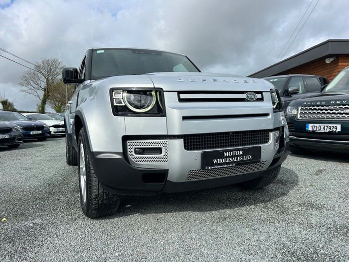 Land Rover Defender 2023