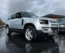 Land Rover Defender 2023