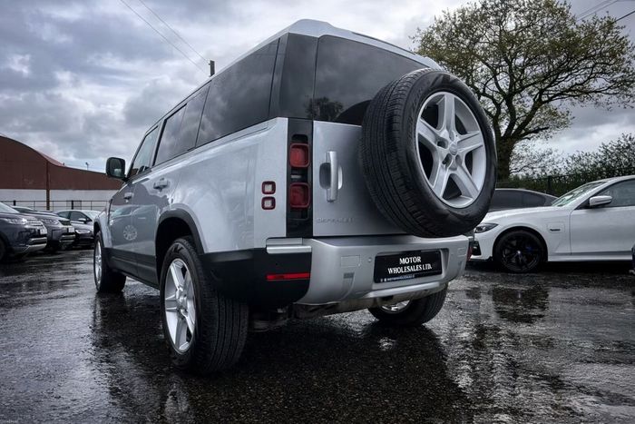 Land Rover Defender 2023