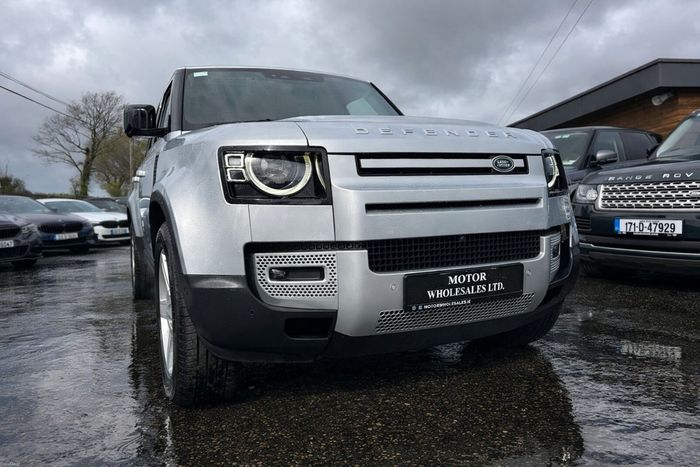 Land Rover Defender 2023