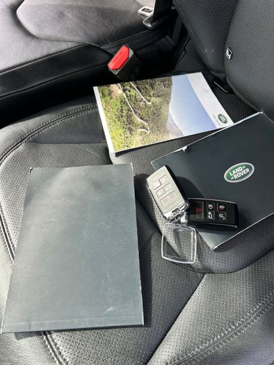Land Rover Defender 2023