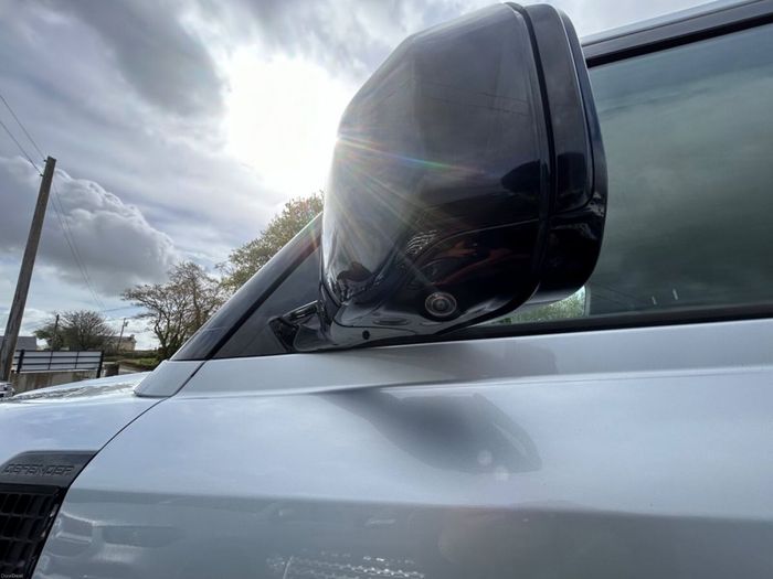 Land Rover Defender 2023