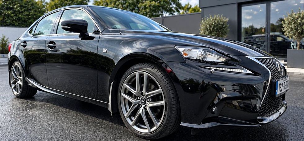 Lexus IS 2016