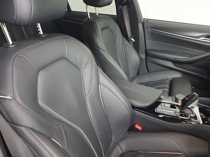 BMW 5 Series 2023