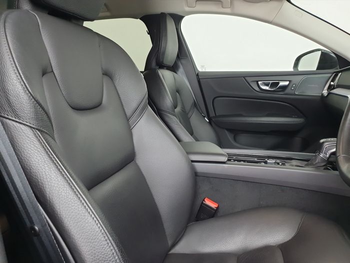 Volvo V60 2020
