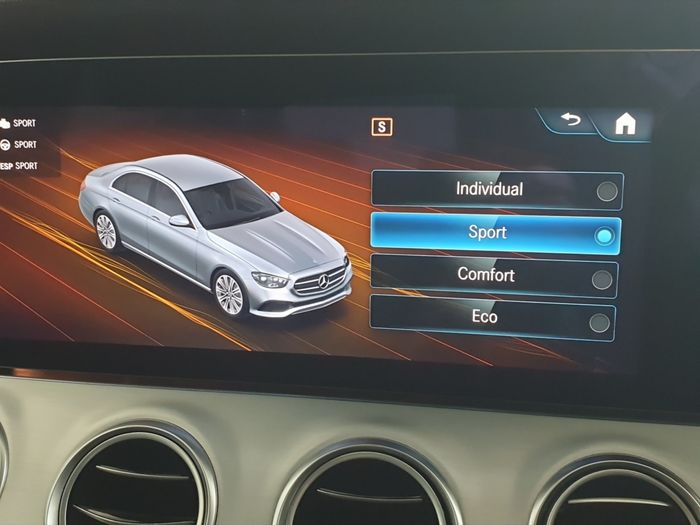Mercedes-Benz E-Class 2022