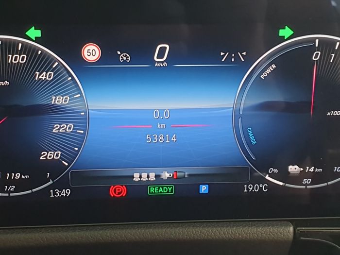 Mercedes-Benz GLA 2024