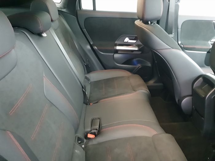 Mercedes-Benz GLA 2024