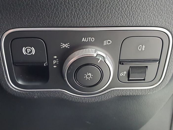Mercedes-Benz GLA 2024