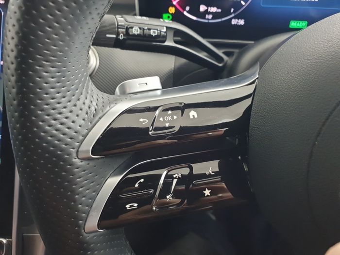 Mercedes-Benz C-Class 2025