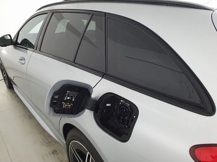 Mercedes-Benz C-Class 2025