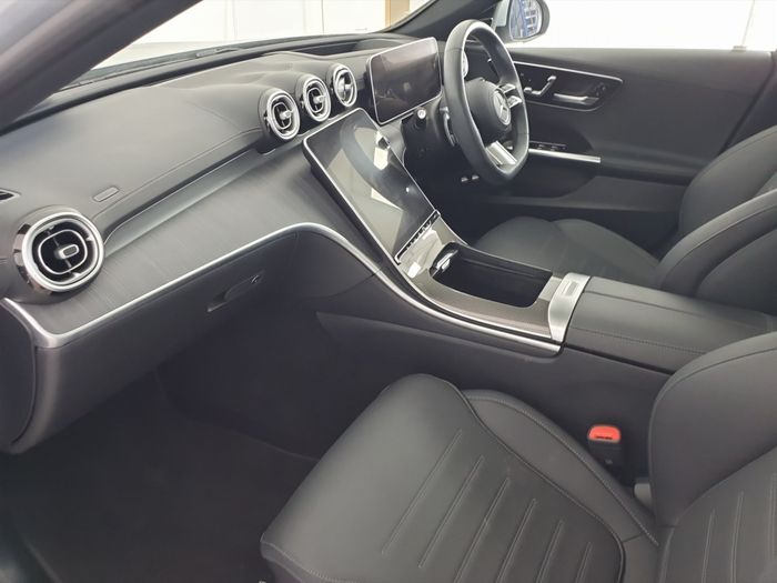 Mercedes-Benz C-Class 2024
