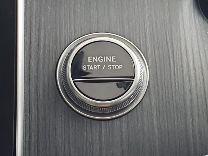 Mercedes-Benz C-Class 2024