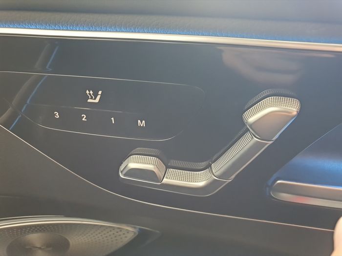 Mercedes-Benz C-Class 2024
