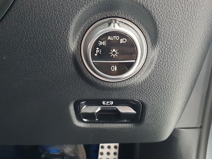 Mercedes-Benz C-Class 2024