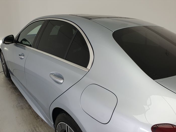 Mercedes-Benz C-Class 2024