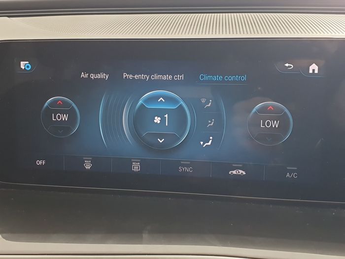 Mercedes-Benz EQC 2023