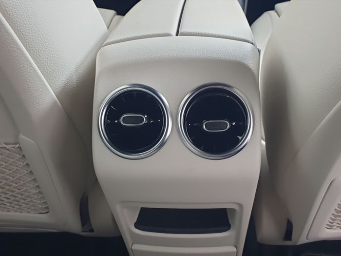 Mercedes-Benz GLA 2021