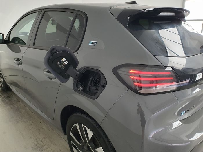 Peugeot 208 2024