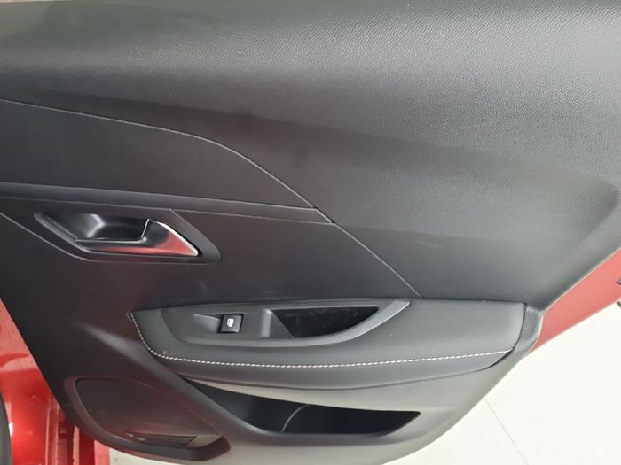 Peugeot 208 2024