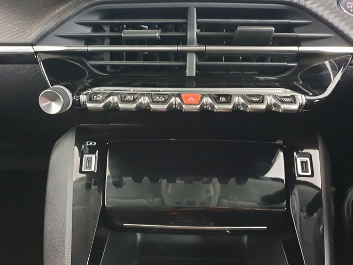 Peugeot 208 2024