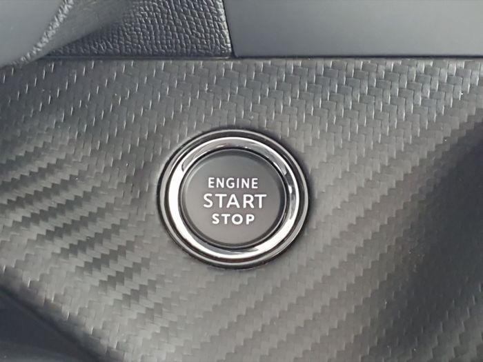 Peugeot 208 2024