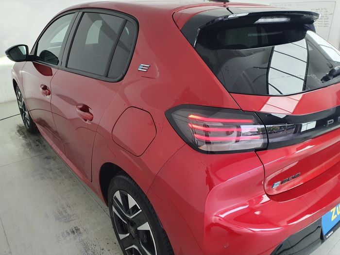 Peugeot 208 2024