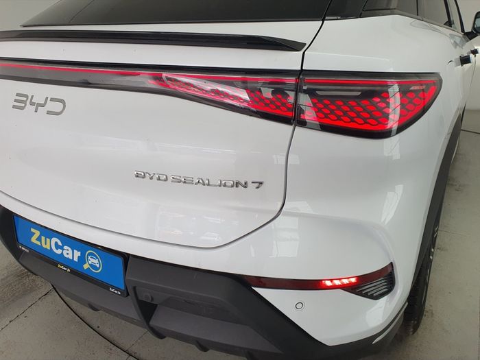 BYD SEALION 7 2025