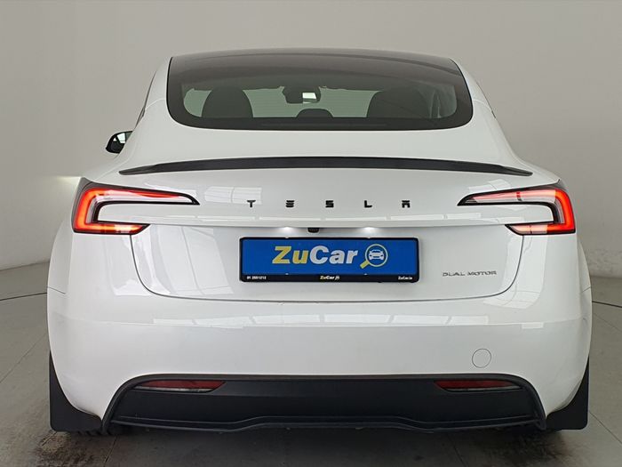Tesla Model 3 2024