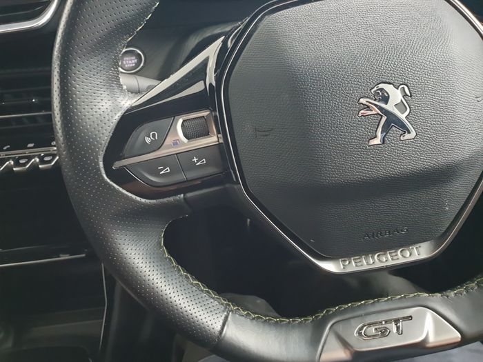 Peugeot 2008 2021