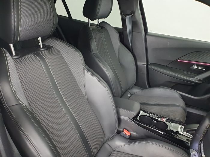 Peugeot 2008 2021