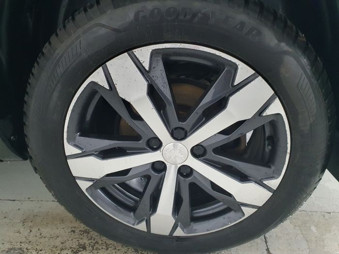Peugeot 5008 2021