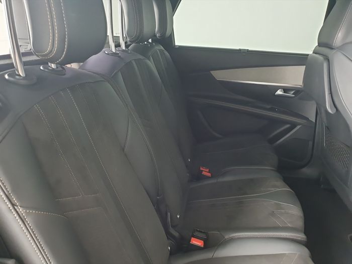 Peugeot 5008 2021