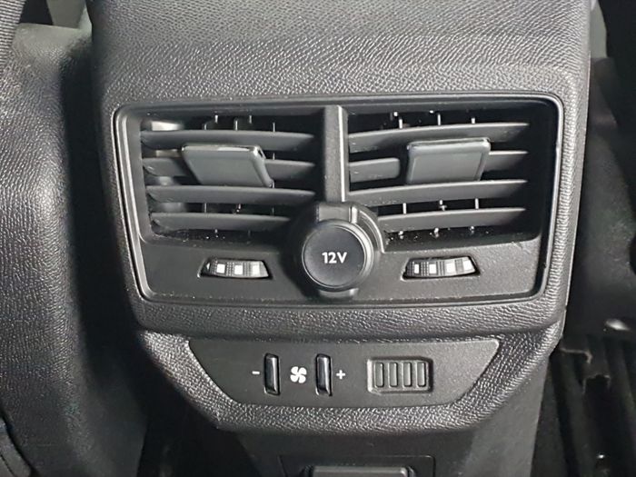 Peugeot 5008 2021