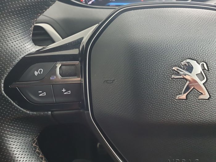 Peugeot 5008 2021